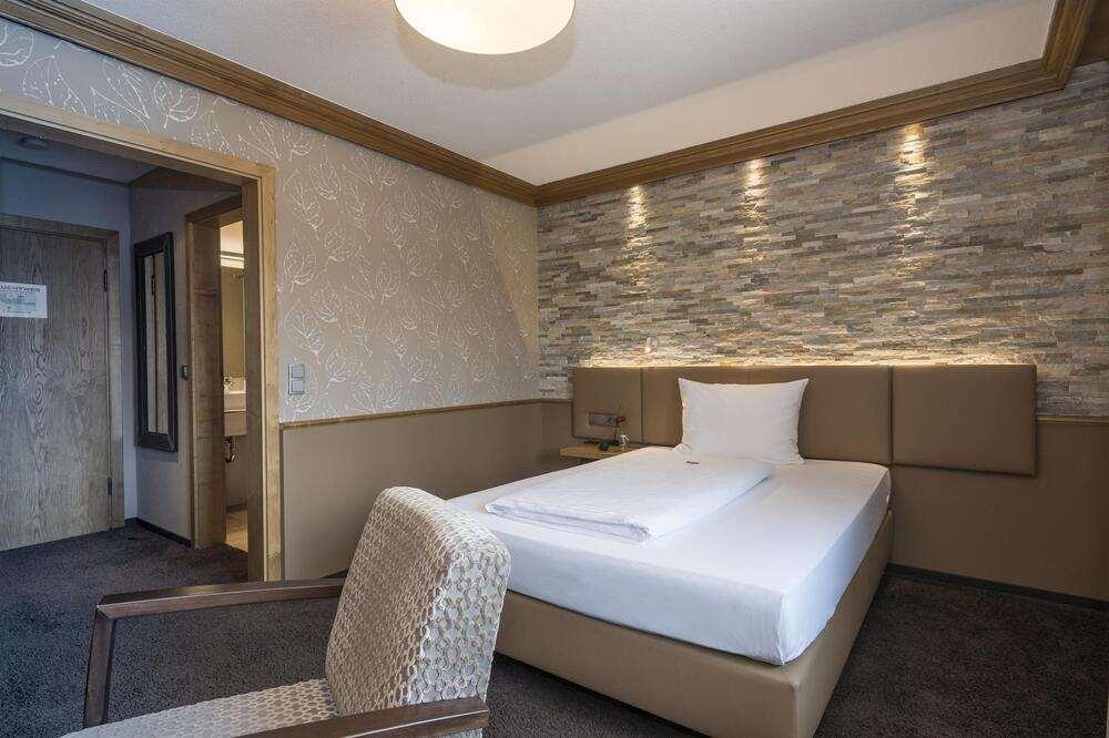 Hotel & Restaurant Becher Donzdorf 部屋 写真